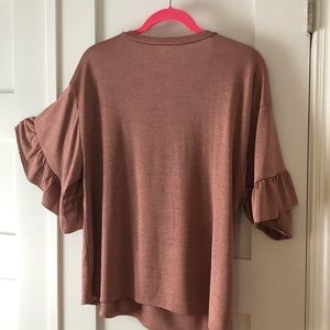 Crop blouse with ruffled sleeves